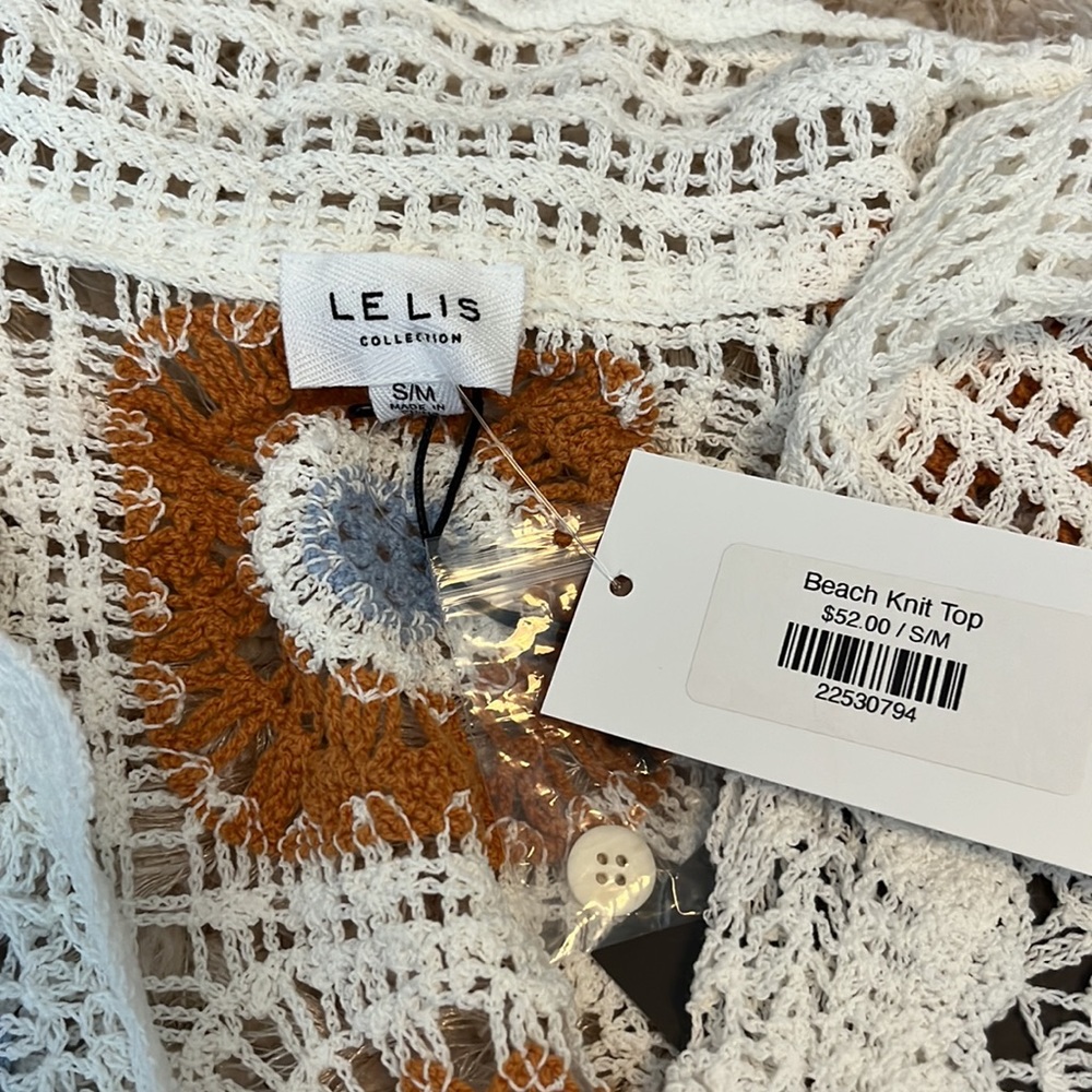 Crocheted beach top - Picture 3 of 3